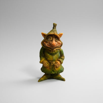 Duende Martillo Figura De Resina Verde by HEREJE