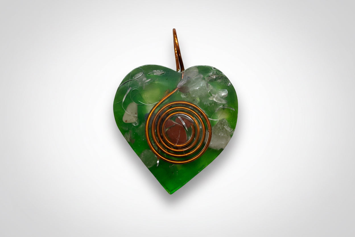 Orgonita Colgante Corazon Dije Amuleto Limpia La Energía by HEREJE