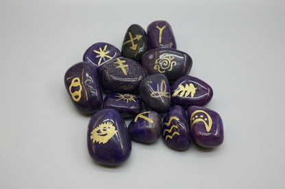 Runas Brujas Piedras De Gitana En Cuarzo 13 Piezas. by HEREJE