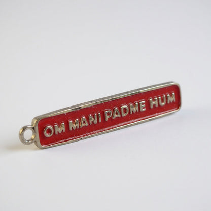 Om Mani Padme Hum Dije Mantra Amuleto Pequeño Rojo by HEREJE