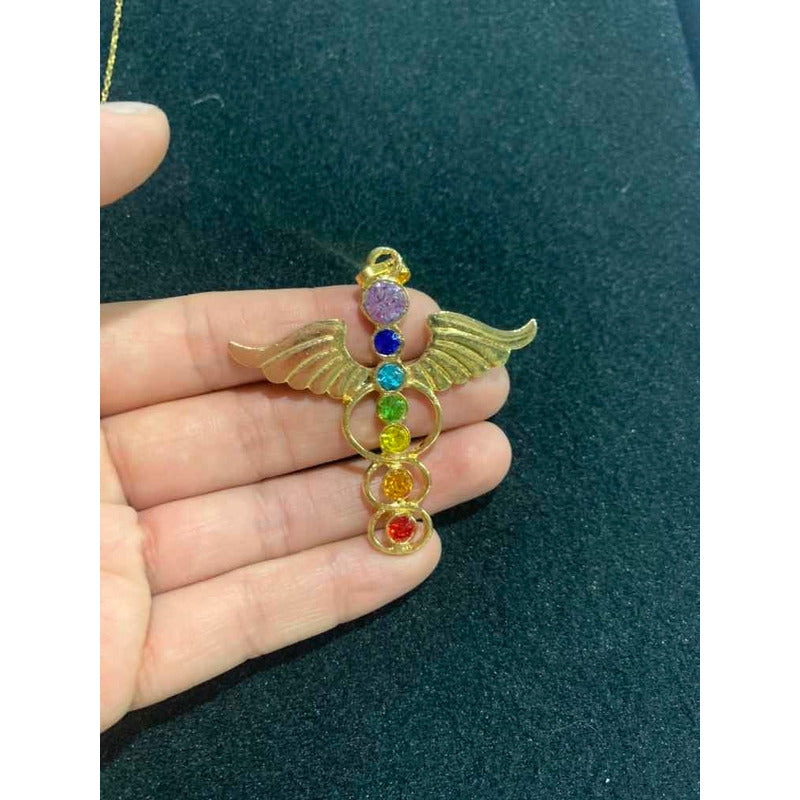 7 Chakras Dije Alas Con Cristal En Baño De Oro by ARTICULOS ESOTERICOS LETY