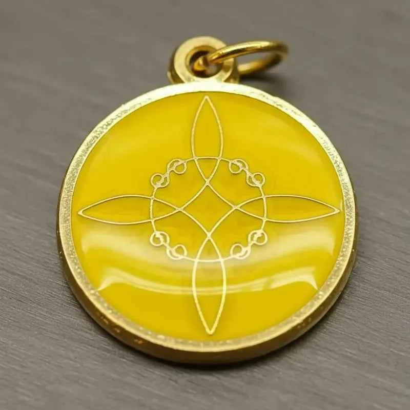 Nudo De Brujas Dije Encapsulado Con Los 7 Baño De Oro 25mm Amarillo