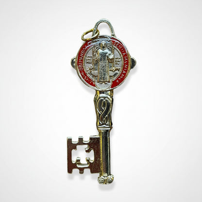 Llave De San Benito Dije Baño De Oro Encapsulado 5cm Varios by HEREJE