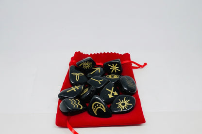 Runas Brujas Piedras De Gitana En Cuarzo 13 Piezas. by HEREJE