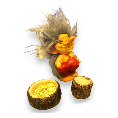 Troll Talisman + Comedero + Semillas + Tarjeta 9cm Alto Rojo by HEREJE