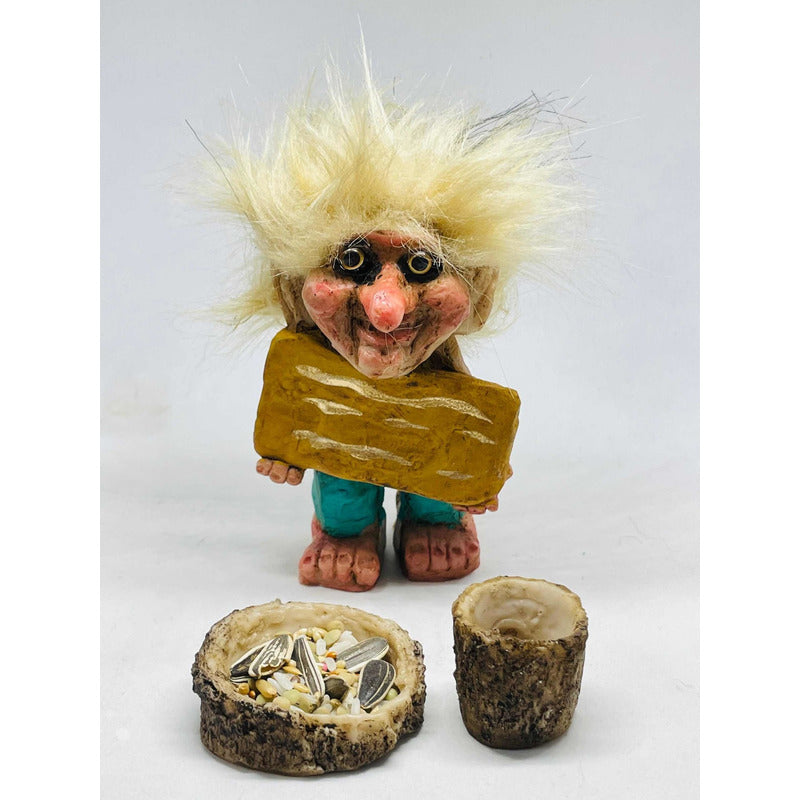 Troll Buenas Nuevas 11 Cm Figura De Resina Nacional. Verde Oscuro by HEREJE