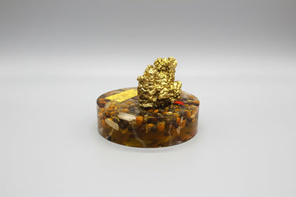 Dragón Chino Con Base De Resina Y Semillas Dorado by HEREJE