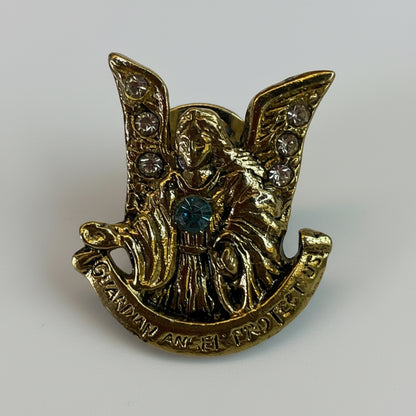 Angel Protector Pin Baño De Oro Prendedor Cubierto De Laca Dorado by HEREJE