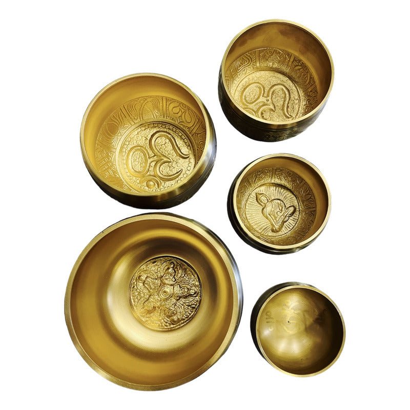 Cuenco Tibetano 7 Metales Juego De 5 Piezas En Color Dorado by HEREJE