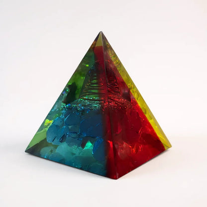 Piramides De Resina Pulida Varios Modelos 8.5x7x7 Cm by HEREJE