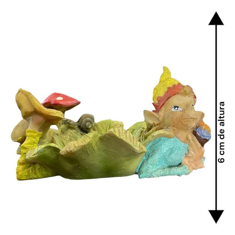 Figura Duende Acostado En Hoja Con Hongos Para Jardín Variado