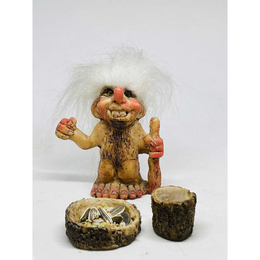 Troll Protección Personal + Comedero 9 Cm Figura De Resina Variad by HEREJE